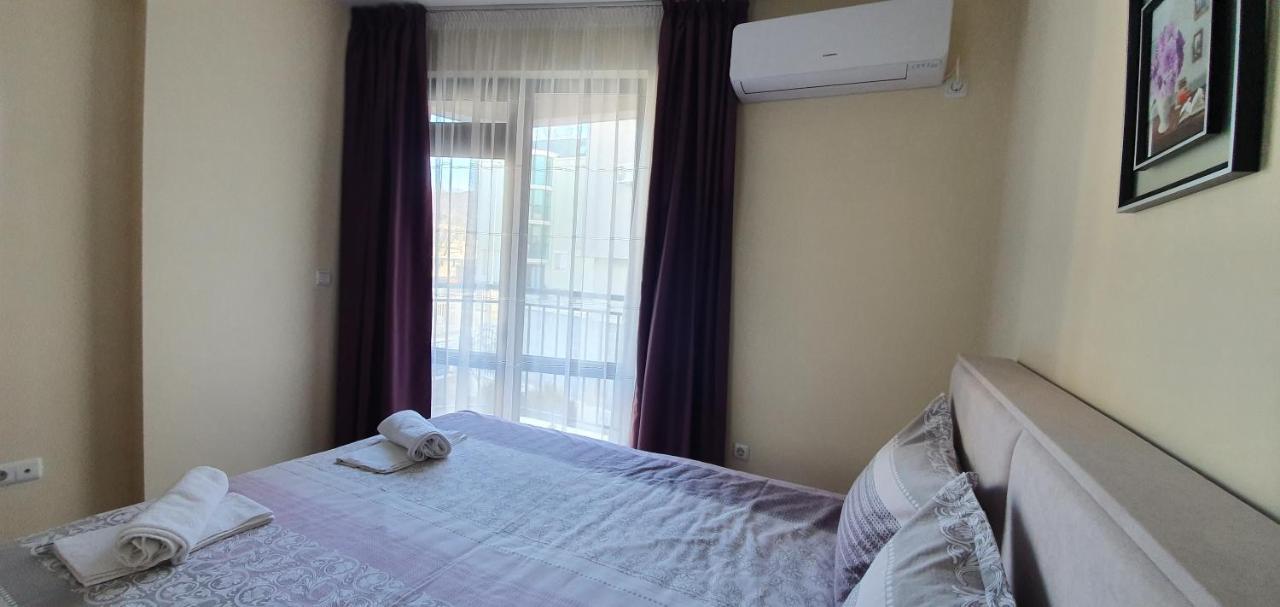 Luxury Ekaterina Apartment