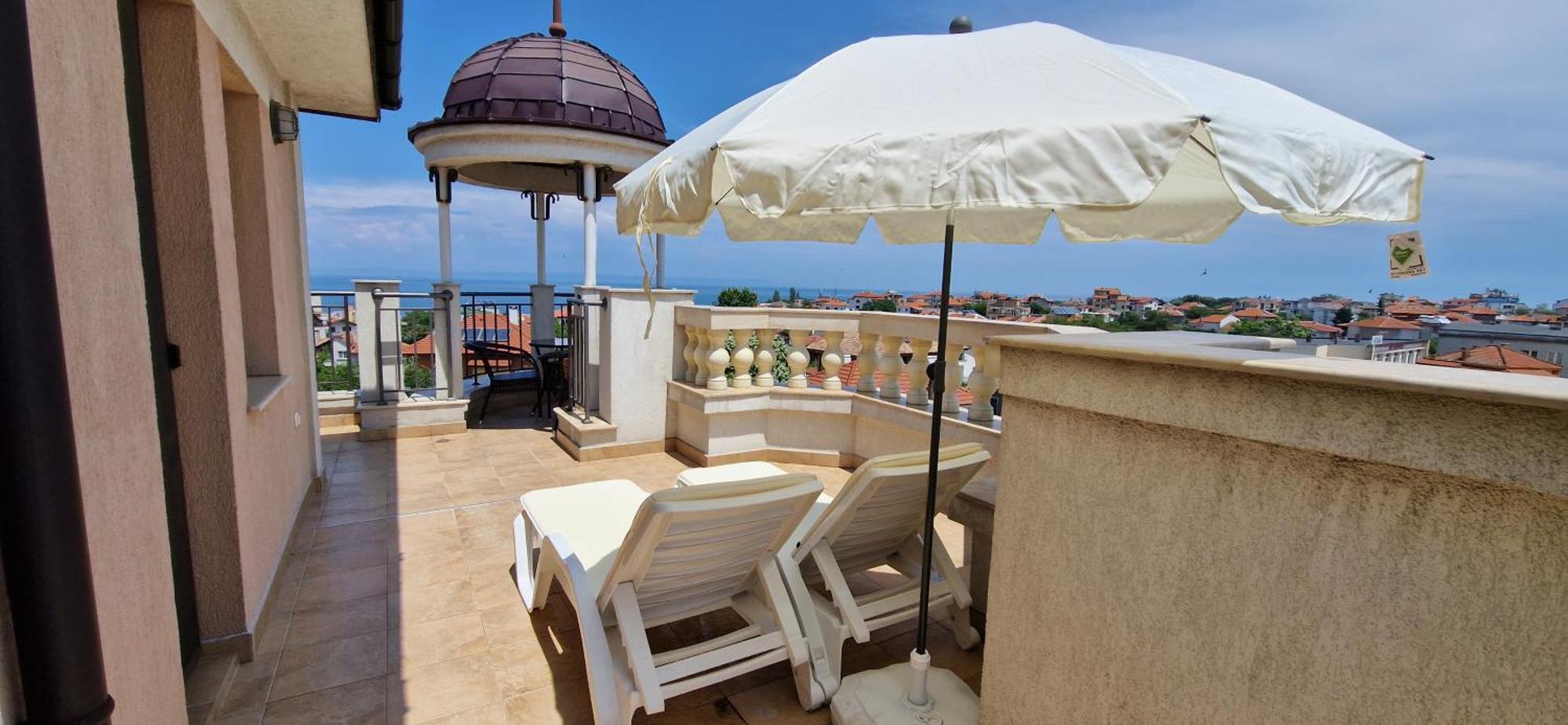 Luxury Ekaterina Apartment *